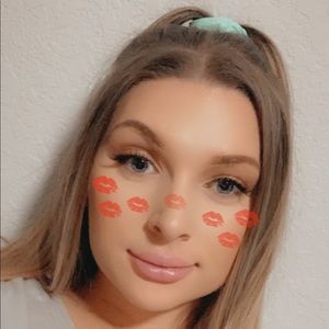 Meet your Posher, Abi